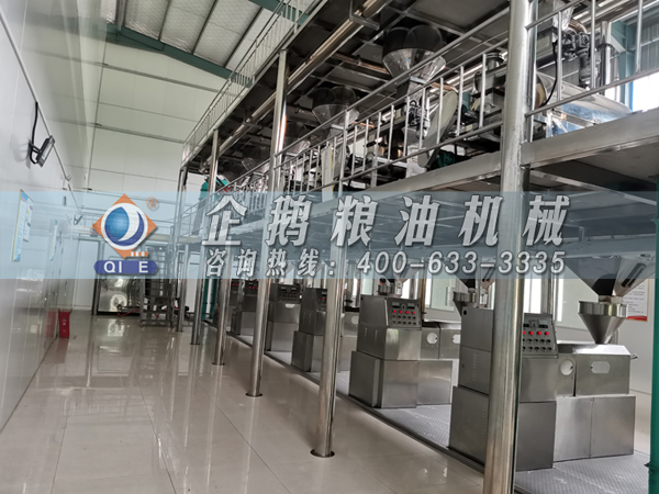 河南省農(nóng)業(yè)廳專家驗收小組對蘭考花生基地及特香型花生油加工設備進行綠色食品加工認證驗收(圖6)