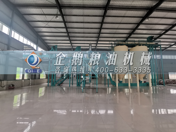 河南省農(nóng)業(yè)廳專家驗收小組對蘭考花生基地及特香型花生油加工設備進行綠色食品加工認證驗收(圖7)